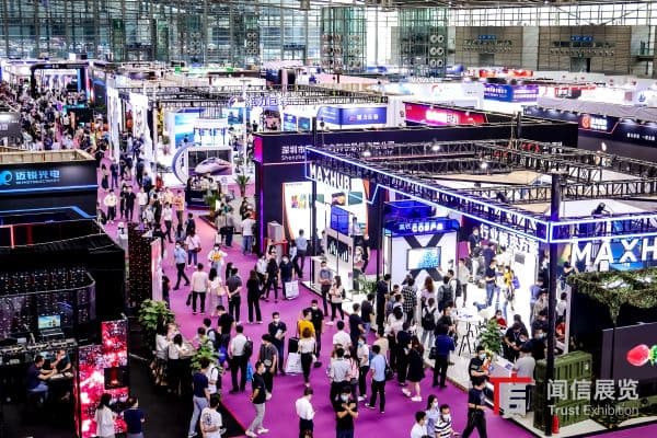 Изображение к материалу «Метавселенная VR/AR на LED CHINA 2025»
