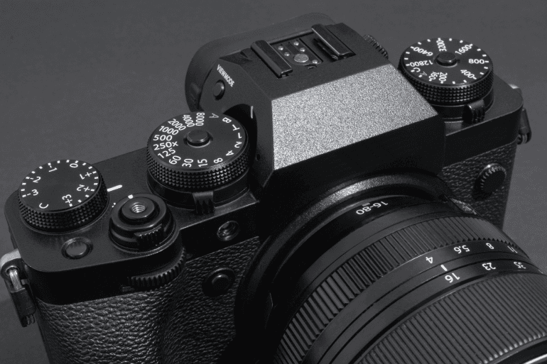 high-angle-photo-camera-still-life_1
