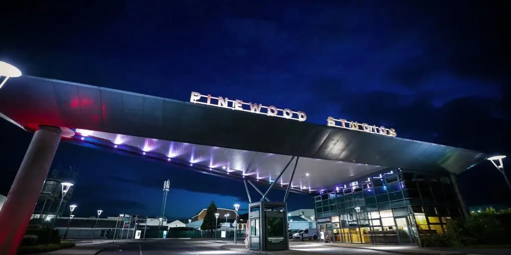 Pinewood-Studios-1024x512.png_1